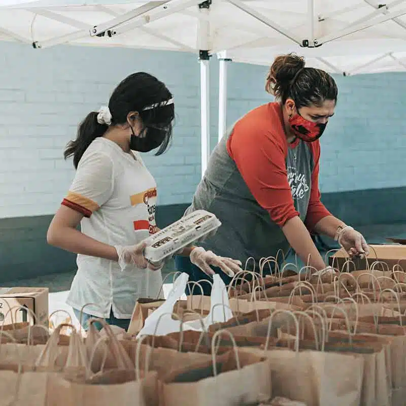 alabama-pregnancy-solutions-food-bank-800-800 People working at a food bank in Alabama